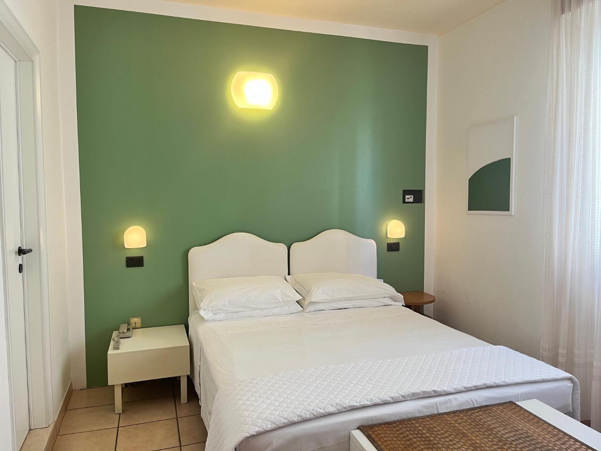 רימיני Hotel Berenice מראה חיצוני תמונה