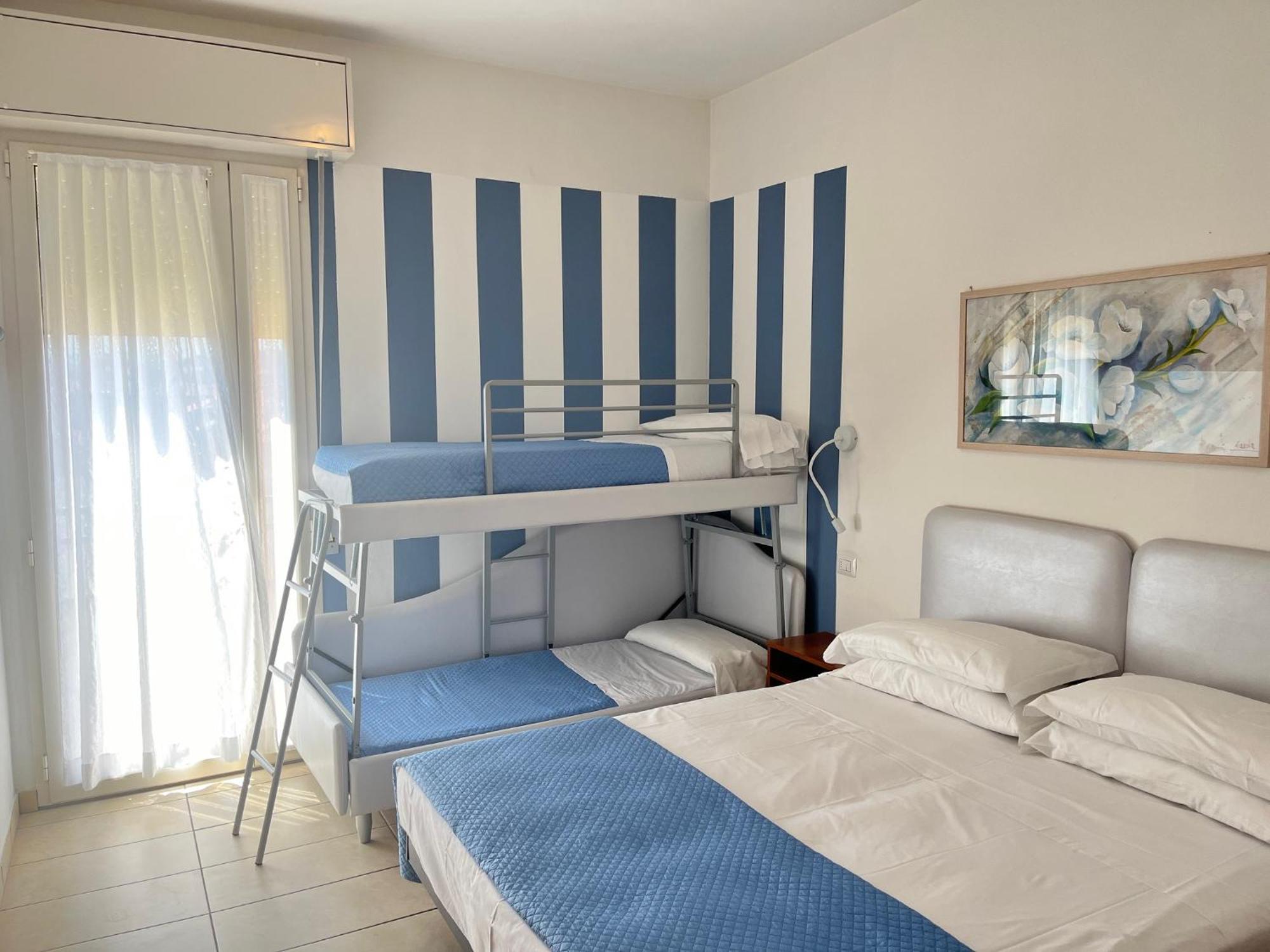 רימיני Hotel Berenice מראה חיצוני תמונה