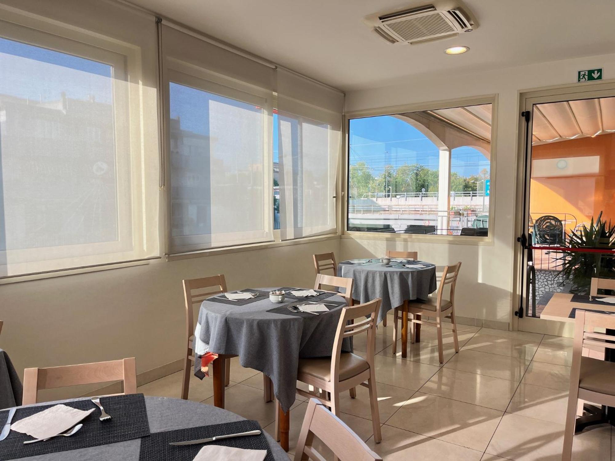 רימיני Hotel Berenice מראה חיצוני תמונה