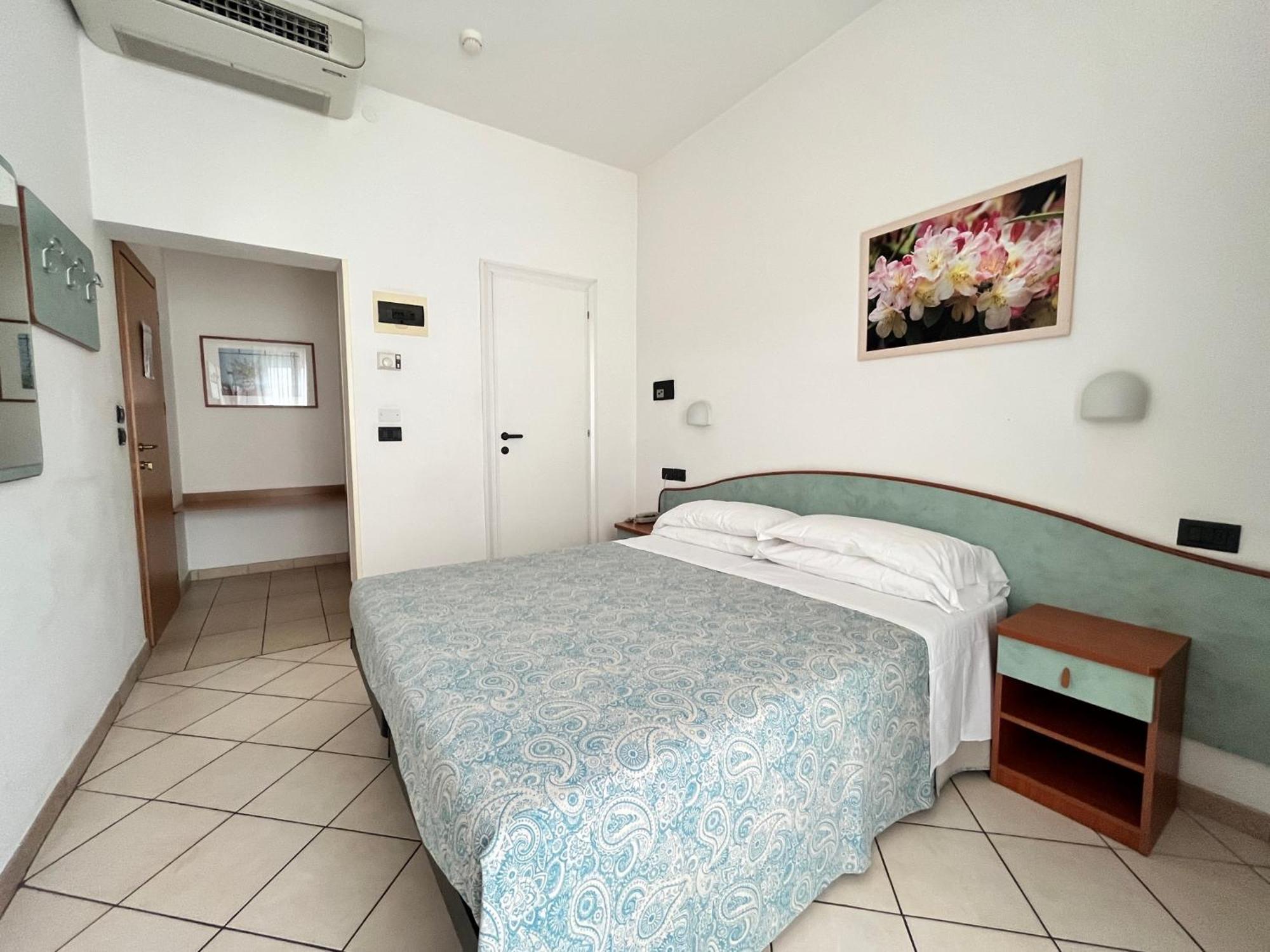 רימיני Hotel Berenice מראה חיצוני תמונה