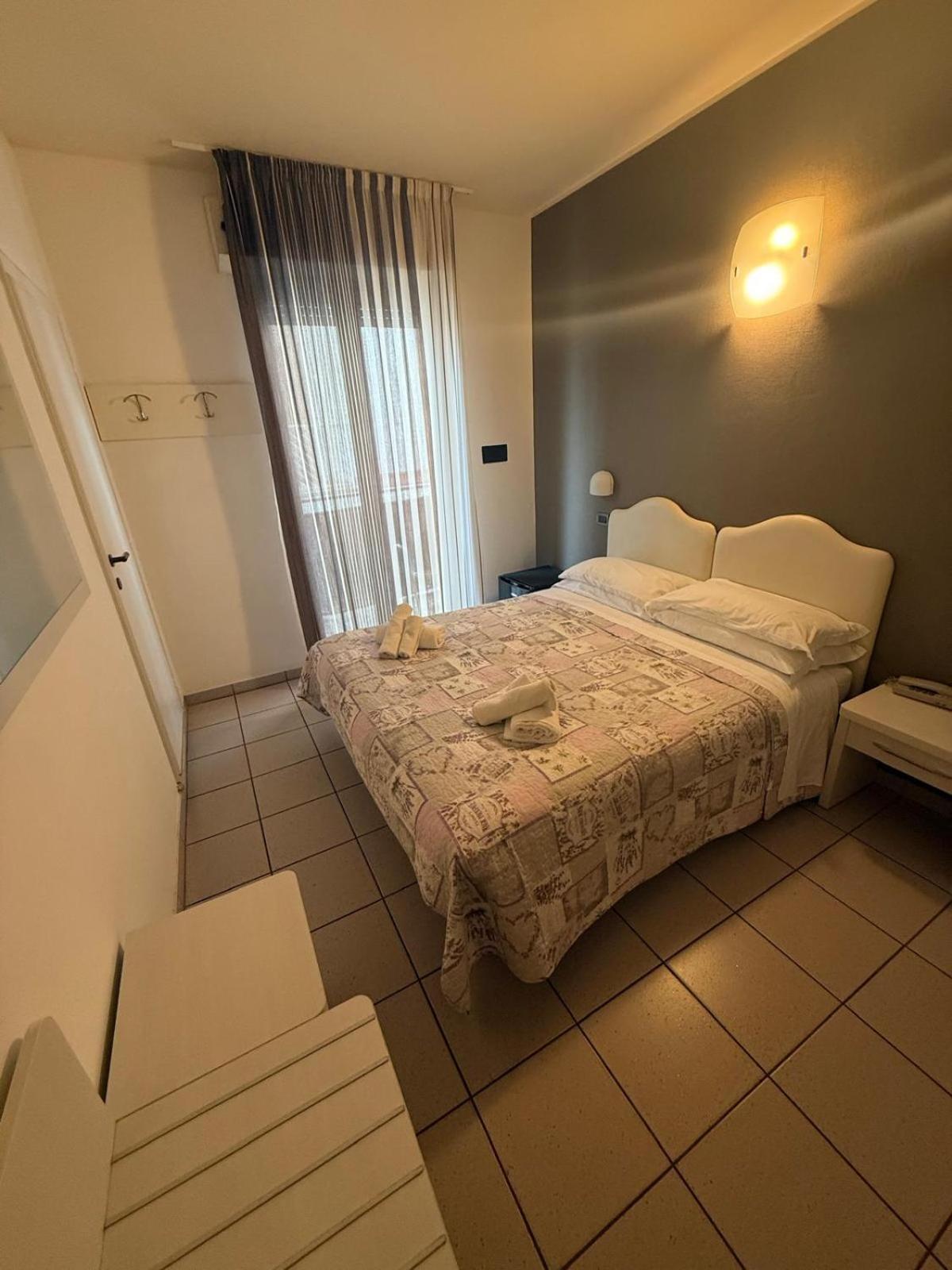 רימיני Hotel Berenice מראה חיצוני תמונה