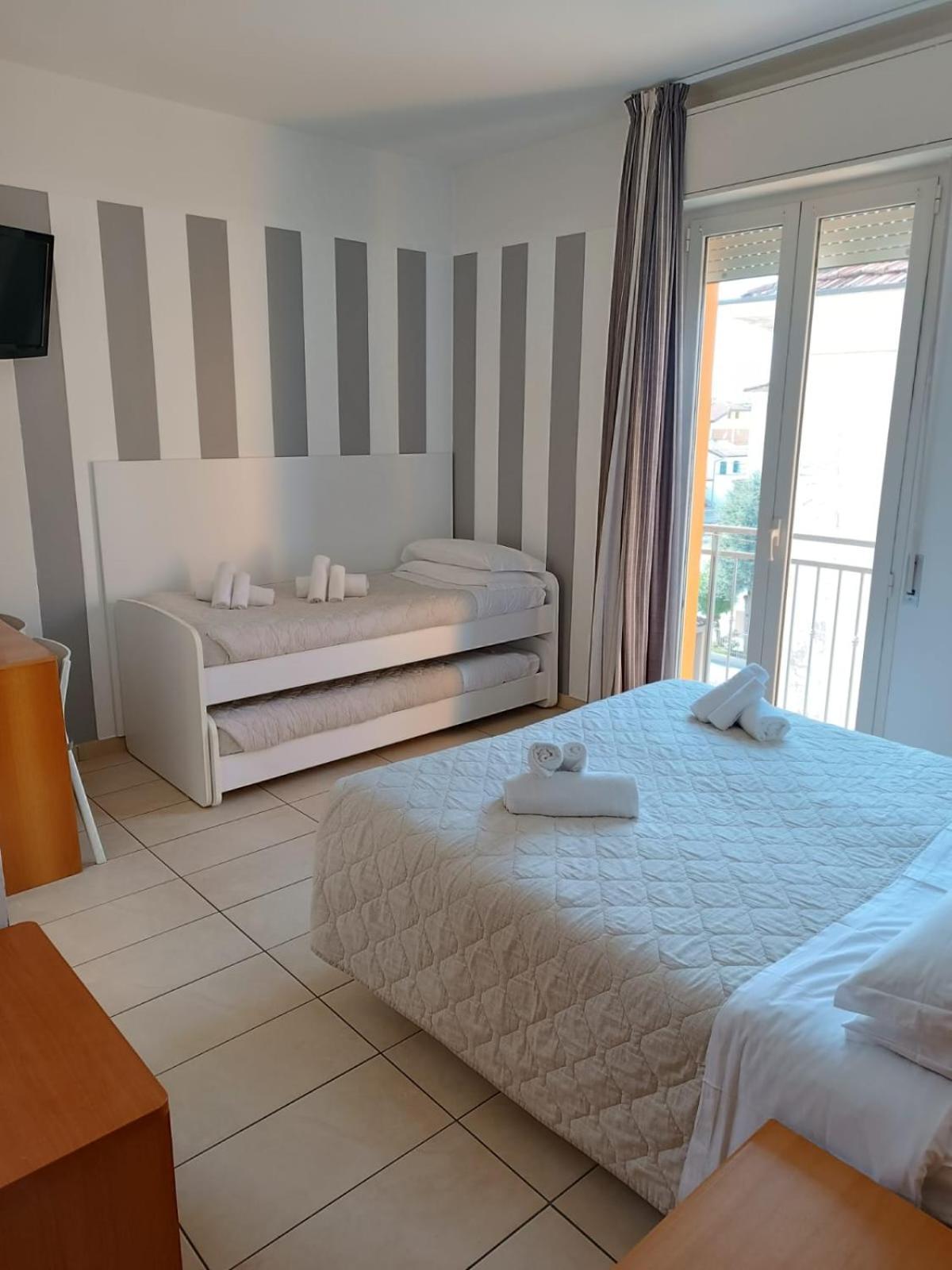 רימיני Hotel Berenice מראה חיצוני תמונה