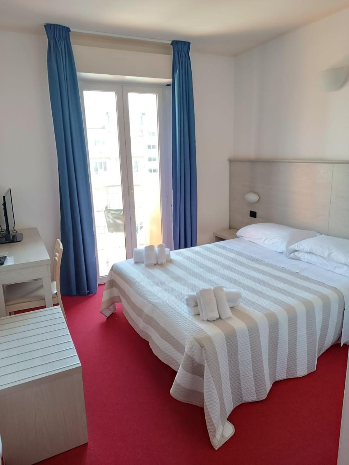 רימיני Hotel Berenice מראה חיצוני תמונה