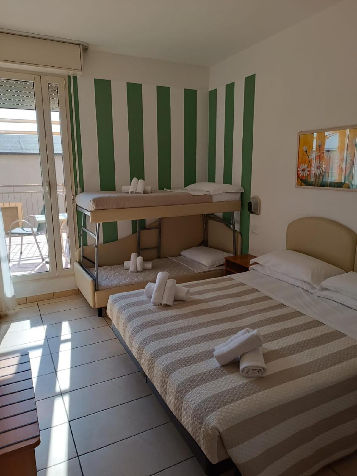 רימיני Hotel Berenice מראה חיצוני תמונה