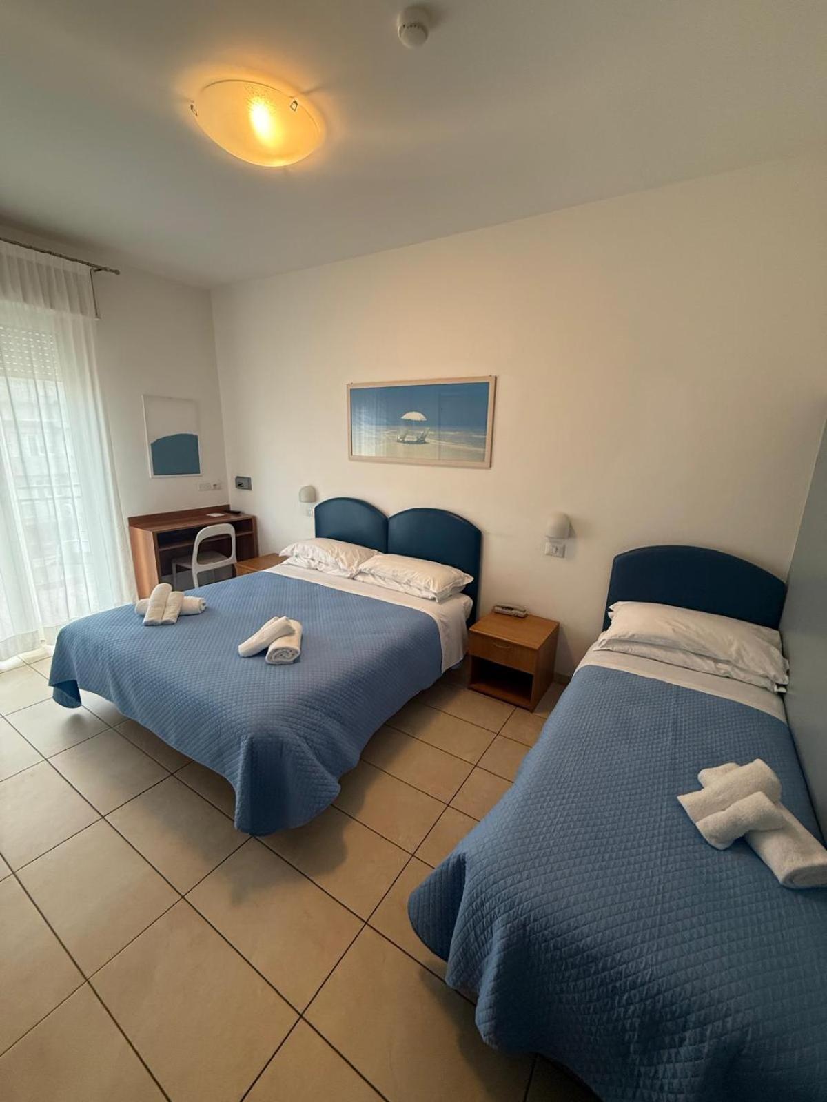רימיני Hotel Berenice מראה חיצוני תמונה